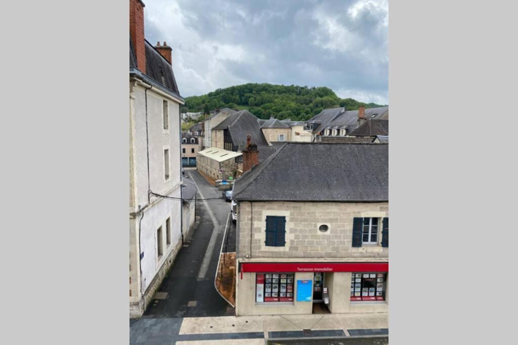 Magnifique Appartement Climatise - Classe 4 Etoiles Terrasson Exterior foto